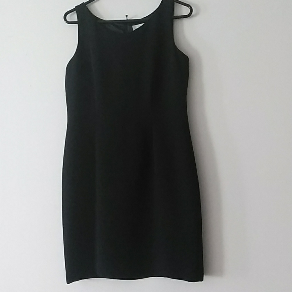 Villager by Liz Claiborne Sz 12Black Sheath dress.